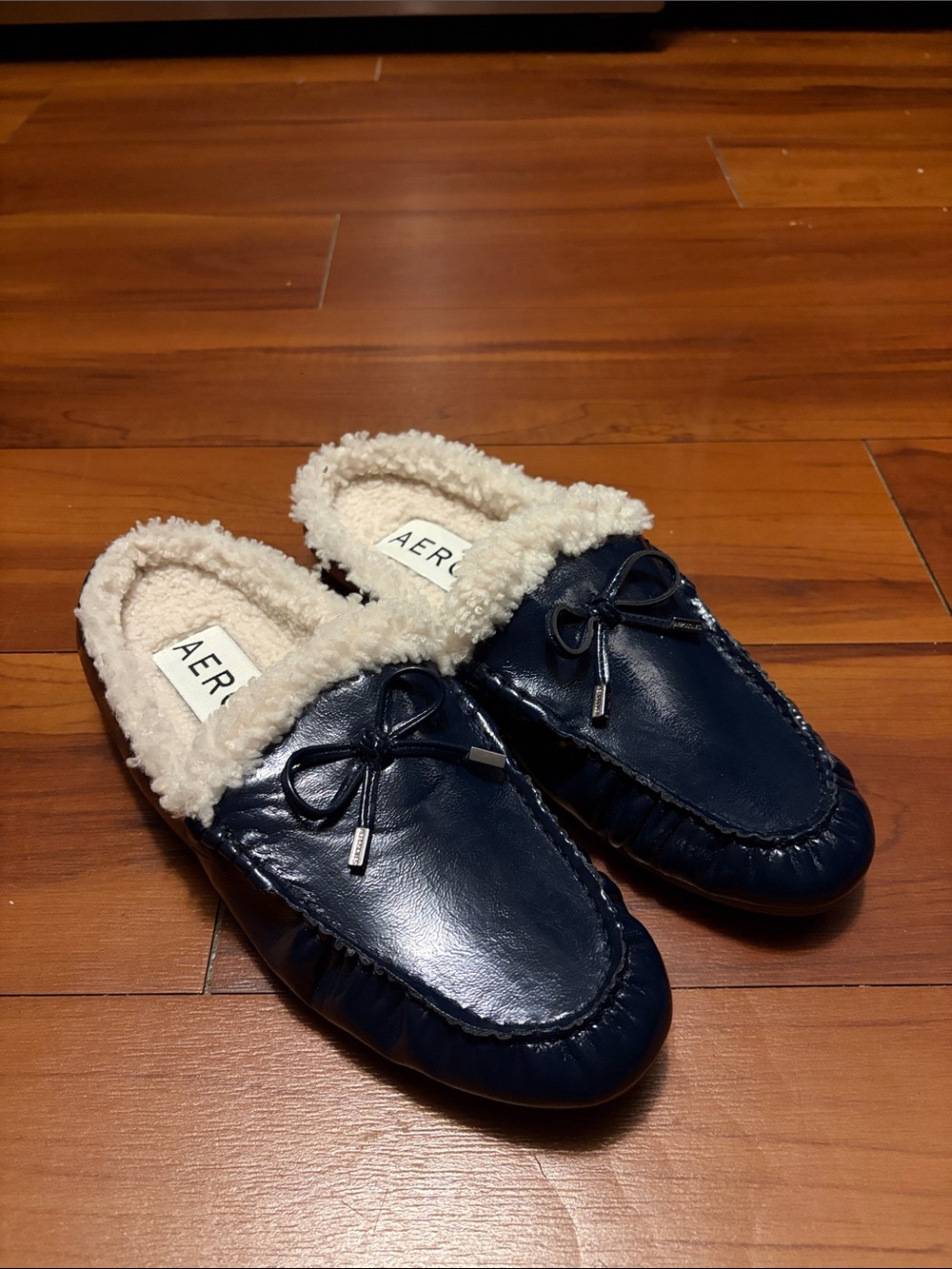 AEROSOLES Navy Faux-Shearling Lined Slip-On Moccasins Sz 10 M